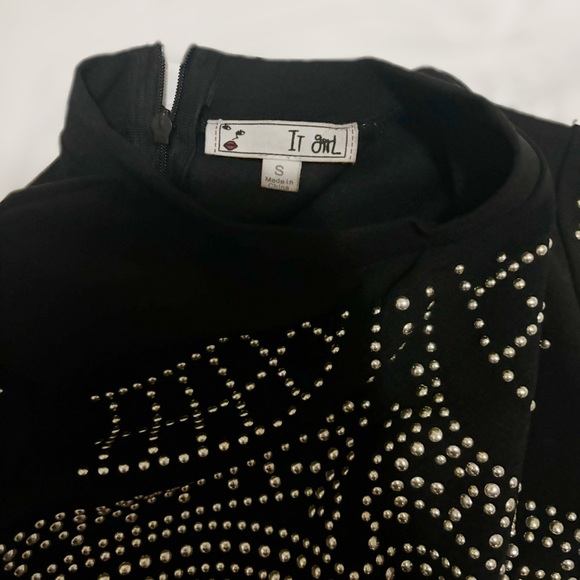 It Girl ✨$4 when bundled✨ long sleeve embellished studded crop top - Picture 4 of 7
